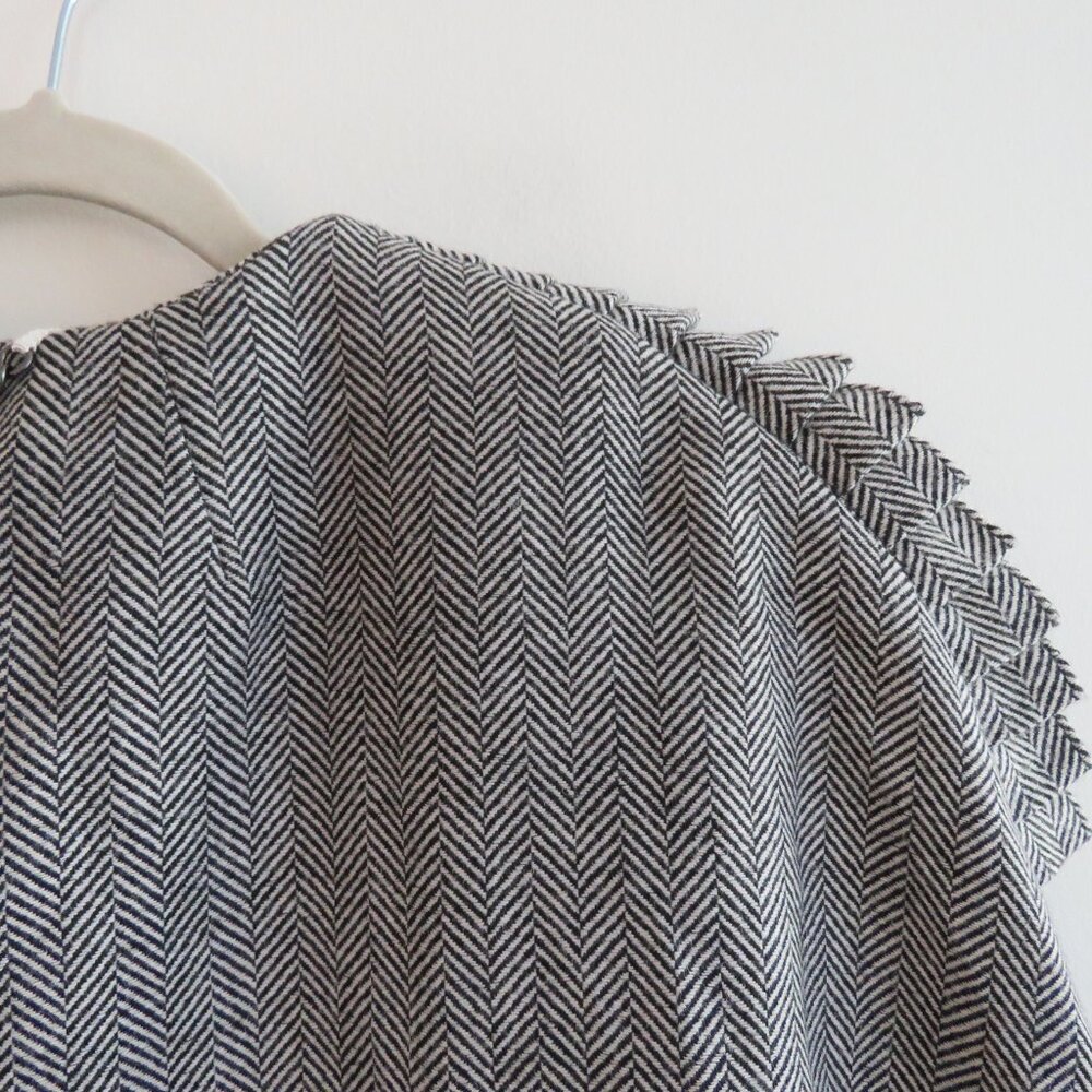 BANANA REPUBLIC X OLIVIA PALERMO Herringbone Ruffle Cape Academia Wool Blend XS - Picture 11 of 16